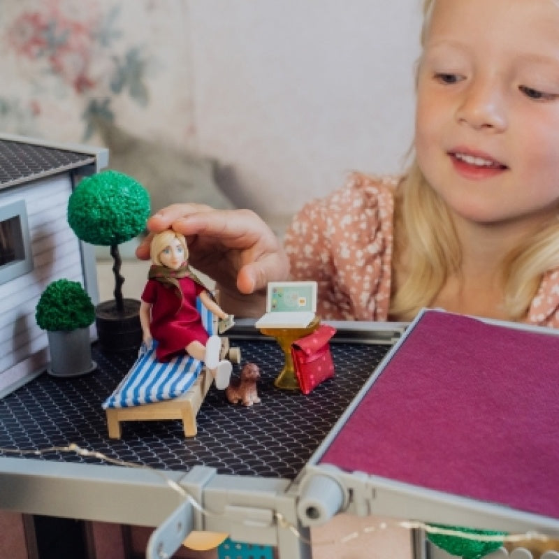Lundby Poppenhuis Vrouw met Laptop en Rode Tas 3