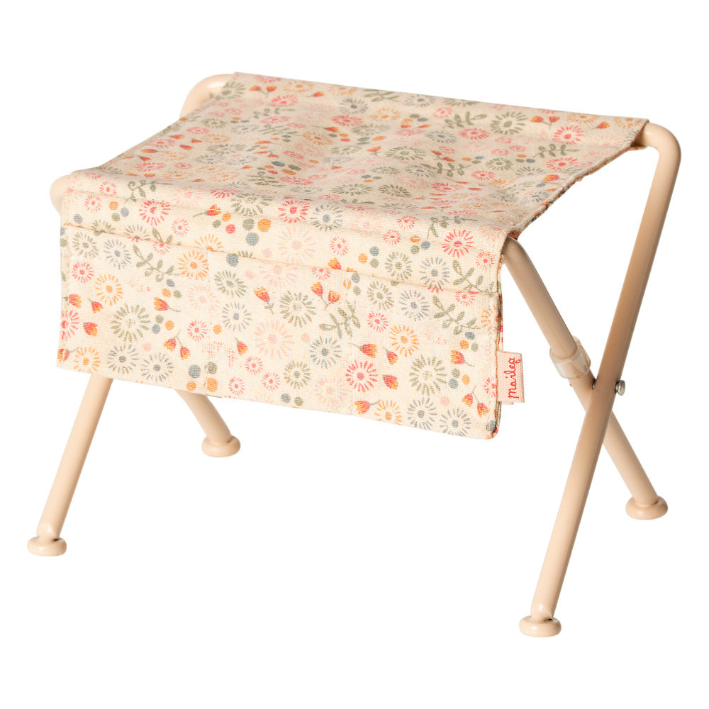 maileg-verzorgings-tafel-11-8111-00