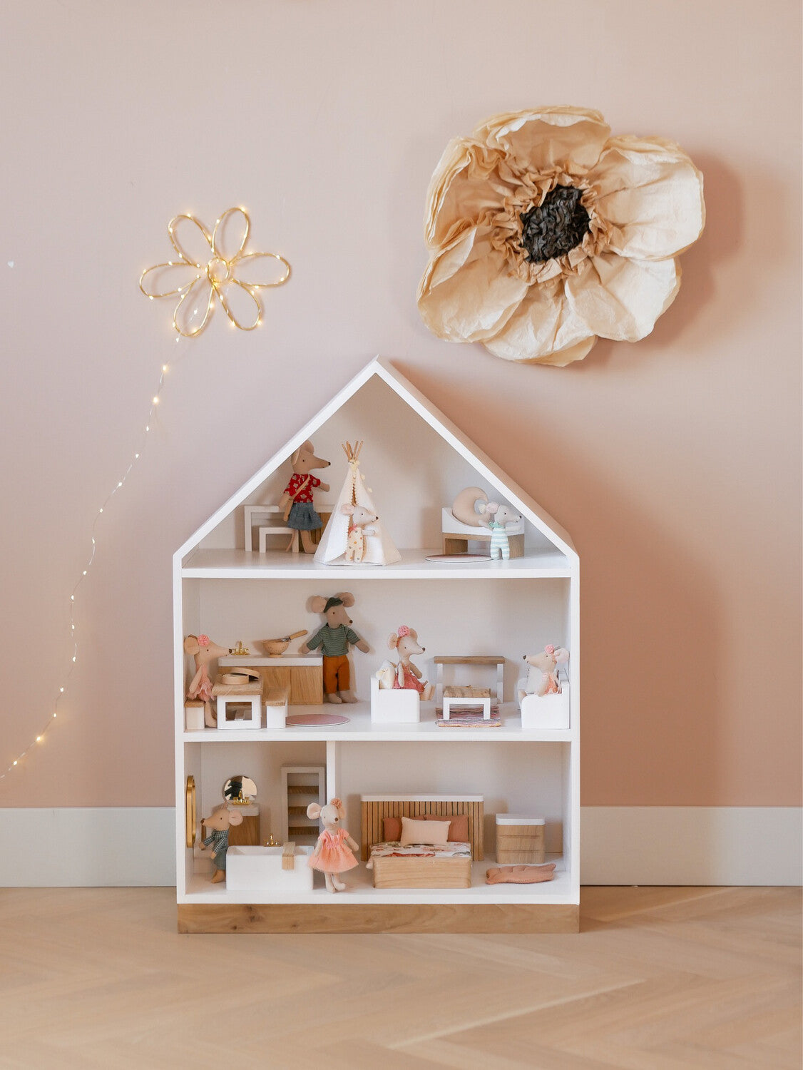 Poppenhuis Loua 4