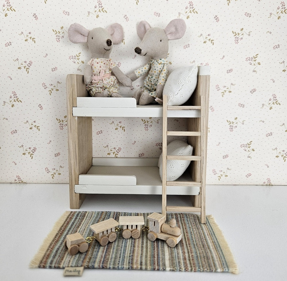 Poppenhuis Stapelbed 3